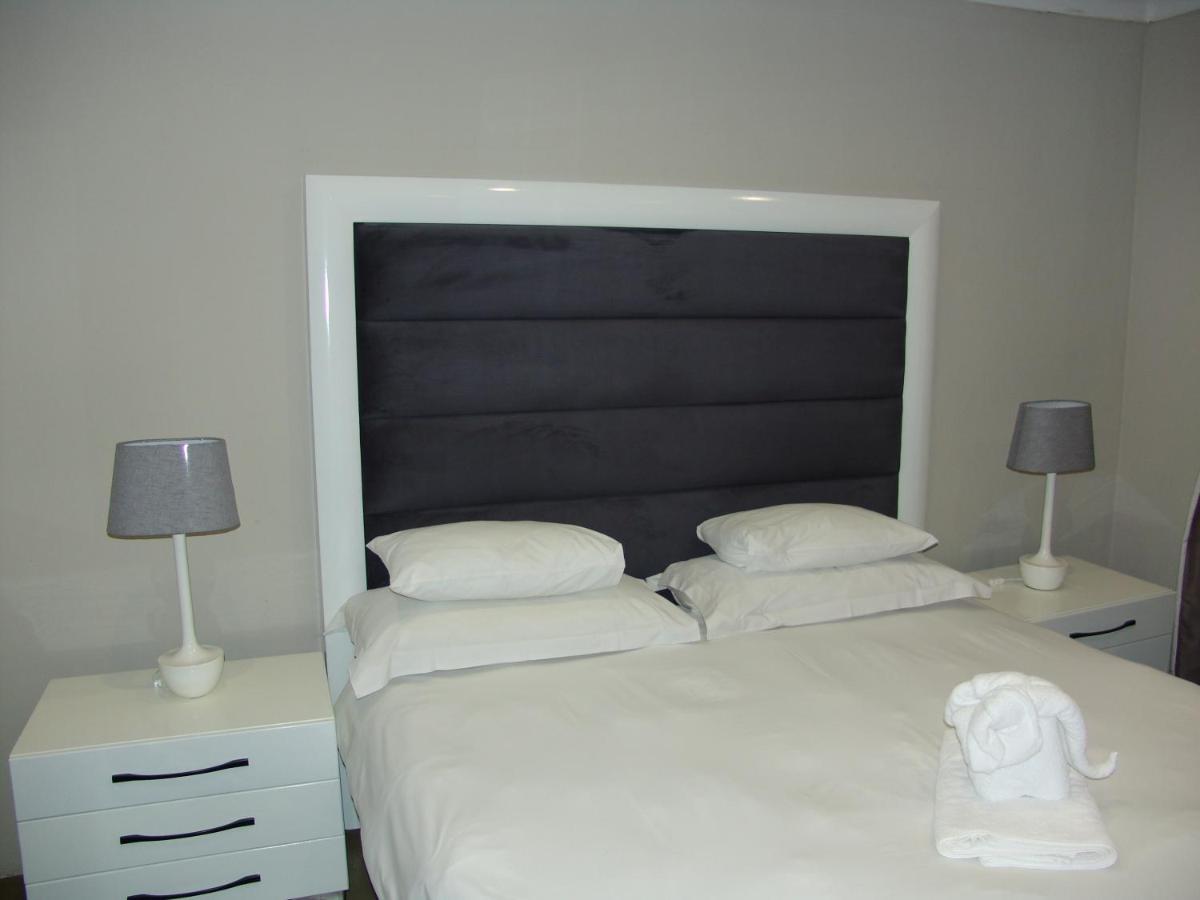 African Moon Corporate House Kempton Park Exteriér fotografie