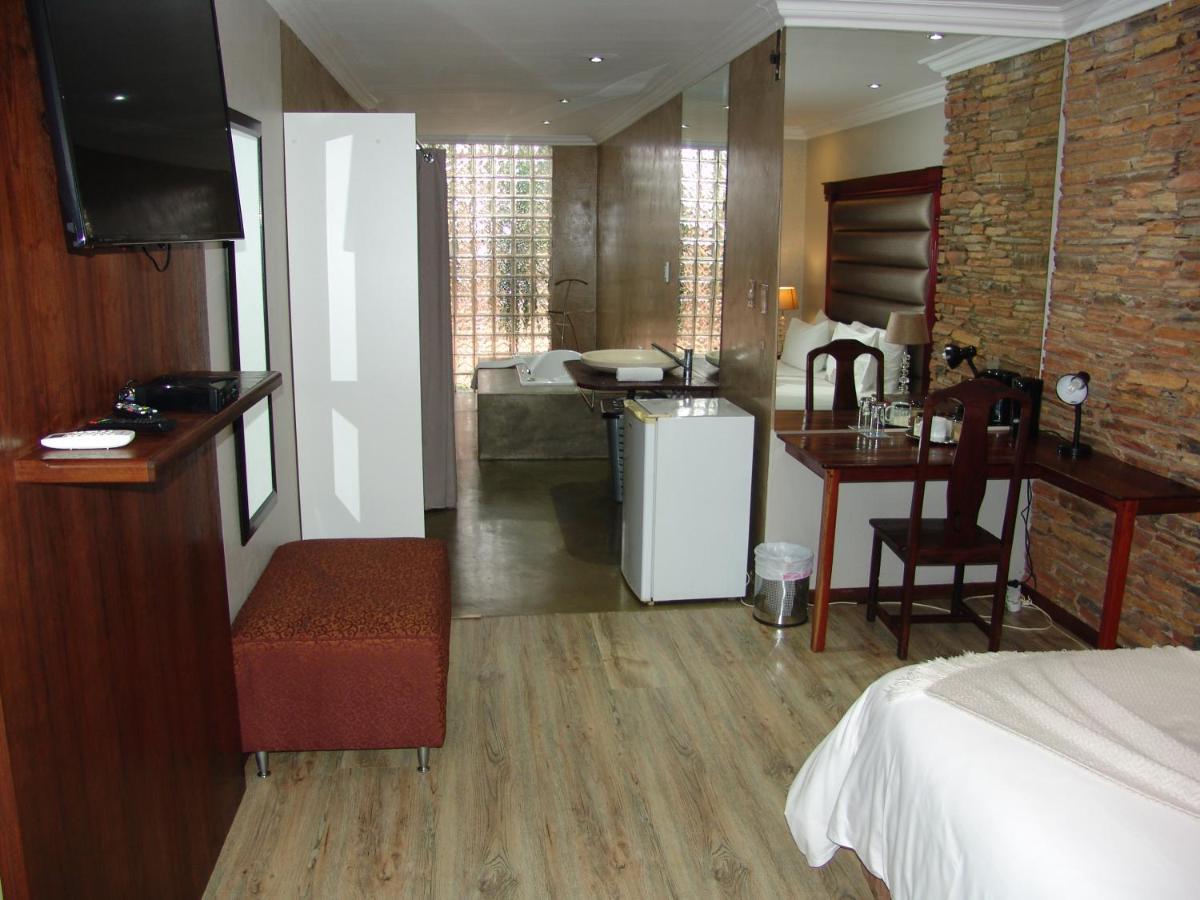 African Moon Corporate House Kempton Park Exteriér fotografie