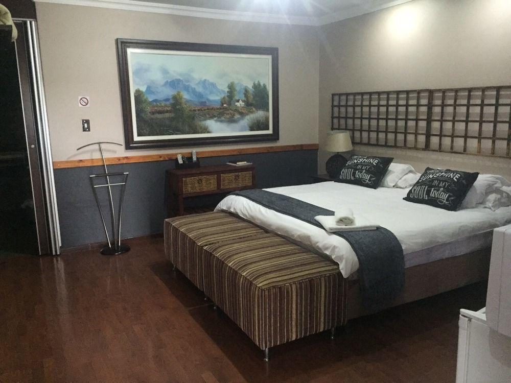 African Moon Corporate House Kempton Park Exteriér fotografie